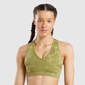 Gymshark Adapt Camo Seamless Sports Bra | Savanna - Griffin Green